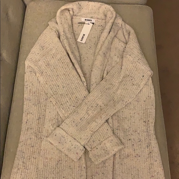 NEW! BB DAKOTA CARDIGAN - NWT - Picture 5 of 6
